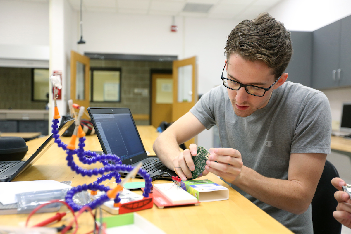 Бс инжиниринг. Мастер программист. Computer Engineering. Professorship.