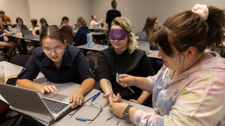 Psychology students use calipers to test the Method of Limits on their fingertips