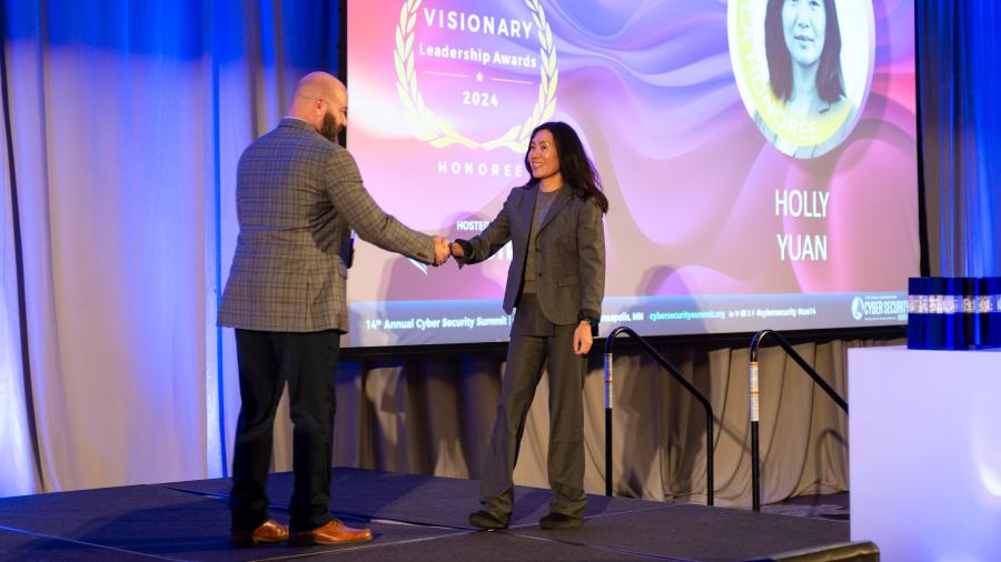 Holly Yuan's Cyber Security Summit leadership award