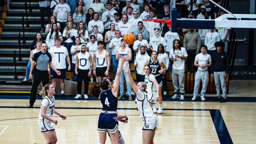 Women's basketball student fans. Photo by Jeremy Cwan