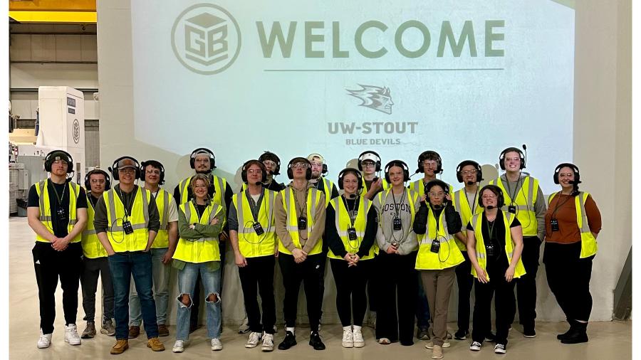 A Stout student group tour at Green Bay Packaging