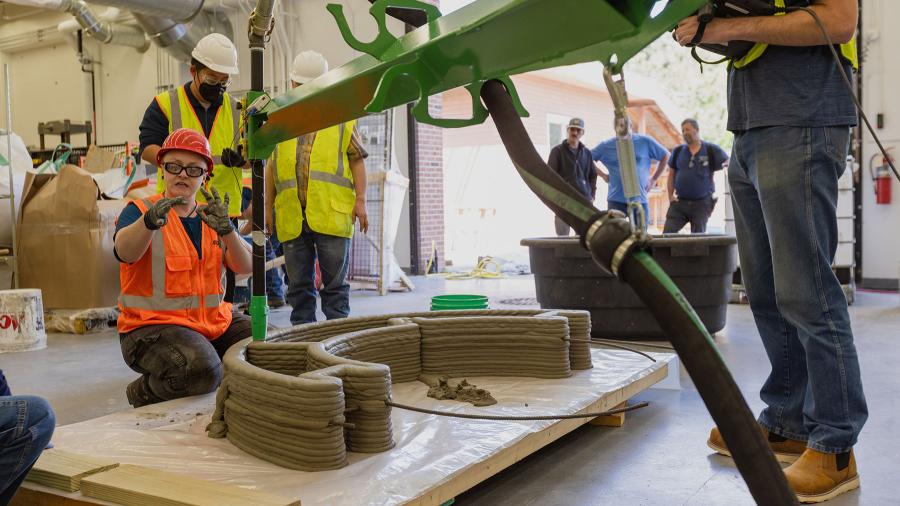 People work with concrete printer