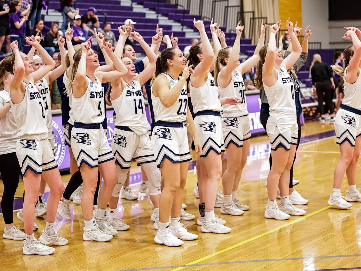 Women's basketball team. Photo by Jeremy Cwan