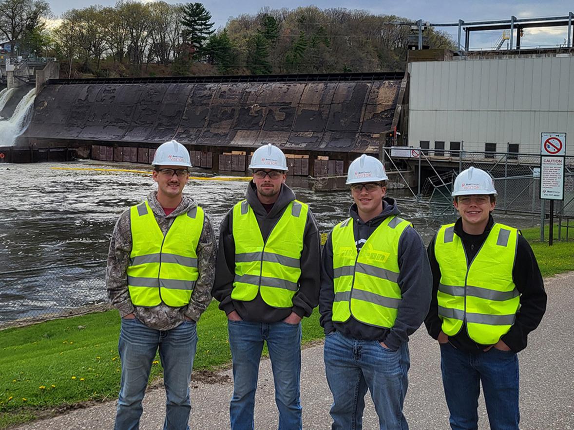 Xcel Energy Cedar Falls Hydro project supports construction students’ industry experiences Featured Image