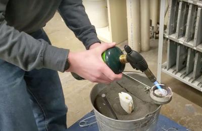 Nathan Thompson working in the foundry at UW-Stout.