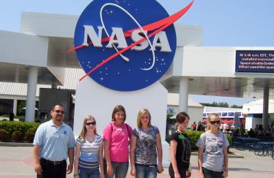 Chris DeLeon with Hudson High students at NASA. 
